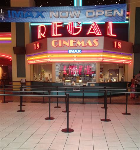 regal theater arbor place mall